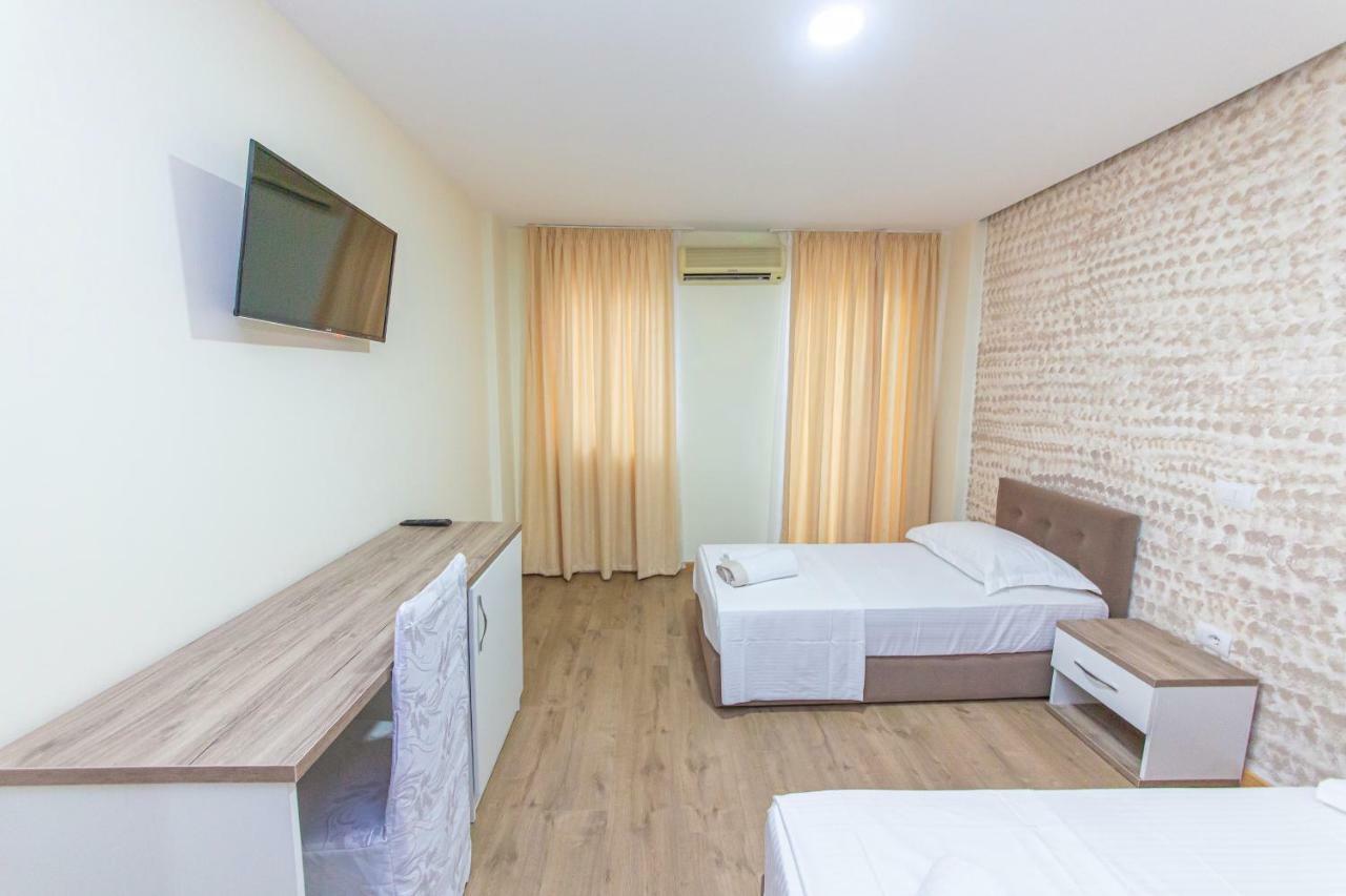 Esal Hotel Durrës Zewnętrze zdjęcie